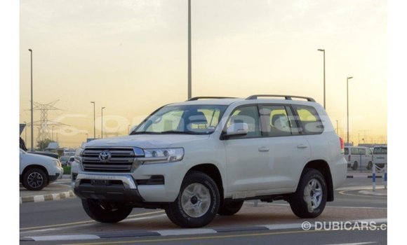 Buy Import Toyota Land Cruiser White Car in Import - Dubai in Dhufar Buy Import Toyota Land Cruiser White Car in Import - Dubai in Dhufar