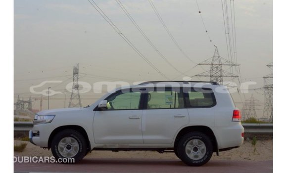 Buy Import Toyota Land Cruiser White Car in Import - Dubai in Dhufar Buy Import Toyota Land Cruiser White Car in Import - Dubai in Dhufar