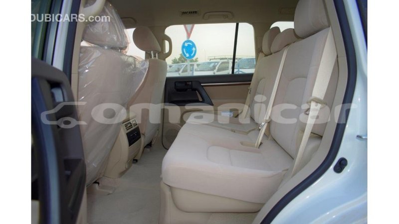 Big with watermark toyota land cruiser dhufar import dubai 2500