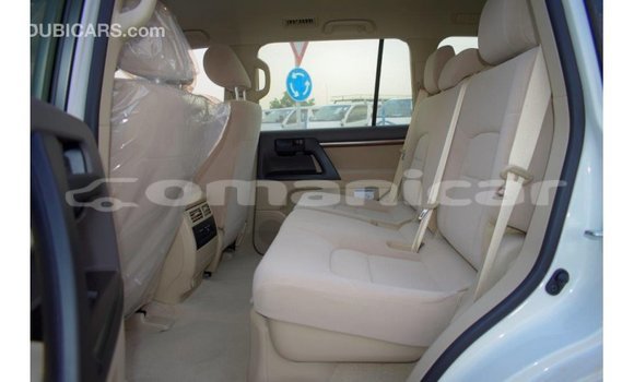 Buy Import Toyota Land Cruiser White Car in Import - Dubai in Dhufar Buy Import Toyota Land Cruiser White Car in Import - Dubai in Dhufar
