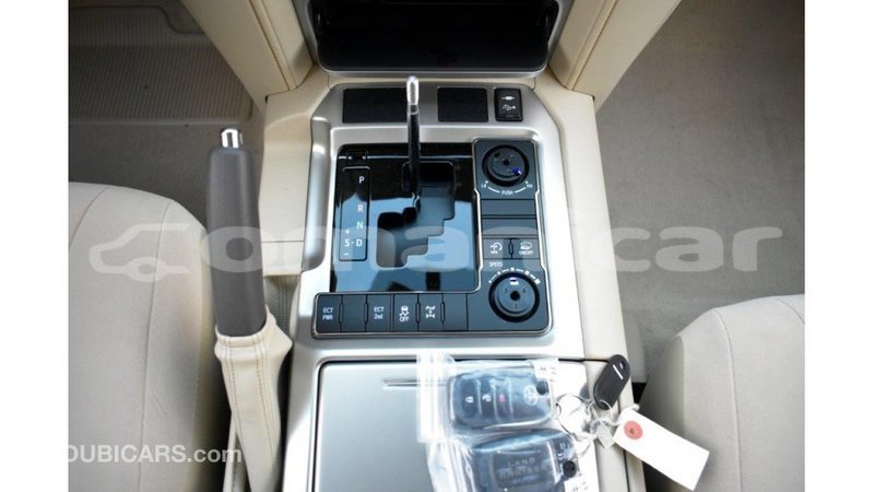 Big with watermark toyota land cruiser dhufar import dubai 2500