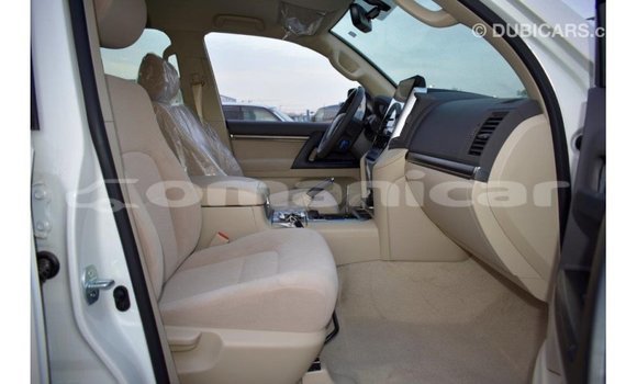 Buy Import Toyota Land Cruiser White Car in Import - Dubai in Dhufar Buy Import Toyota Land Cruiser White Car in Import - Dubai in Dhufar