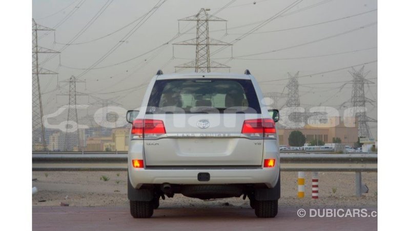 Big with watermark toyota land cruiser dhufar import dubai 2500
