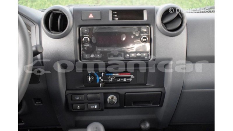 Big with watermark toyota land cruiser dhufar import dubai 2501