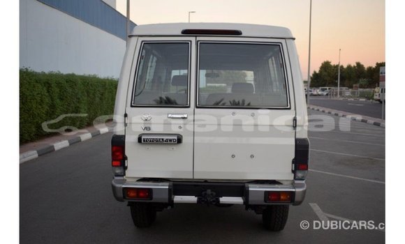 Buy Import Toyota Land Cruiser White Car in Import - Dubai in Dhufar Buy Import Toyota Land Cruiser White Car in Import - Dubai in Dhufar