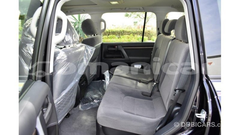 Big with watermark toyota land cruiser dhufar import dubai 2510