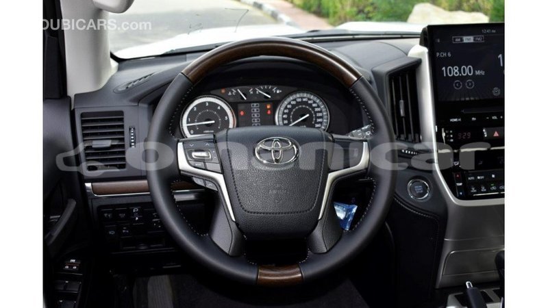Big with watermark toyota land cruiser dhufar import dubai 2510