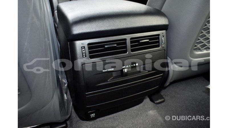 Big with watermark toyota land cruiser dhufar import dubai 2510