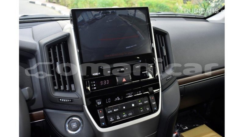 Big with watermark toyota land cruiser dhufar import dubai 2510