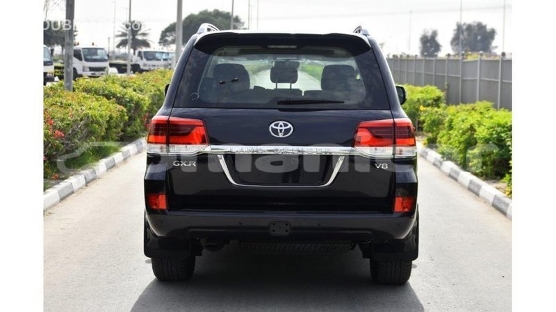 Big with watermark toyota land cruiser dhufar import dubai 2510