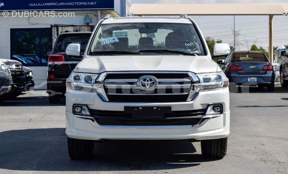 Buy Import Toyota Land Cruiser White Car in Import - Dubai in Dhufar Buy Import Toyota Land Cruiser White Car in Import - Dubai in Dhufar