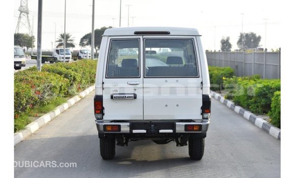 Buy Import Toyota Land Cruiser White Car in Import - Dubai in Dhufar Buy Import Toyota Land Cruiser White Car in Import - Dubai in Dhufar