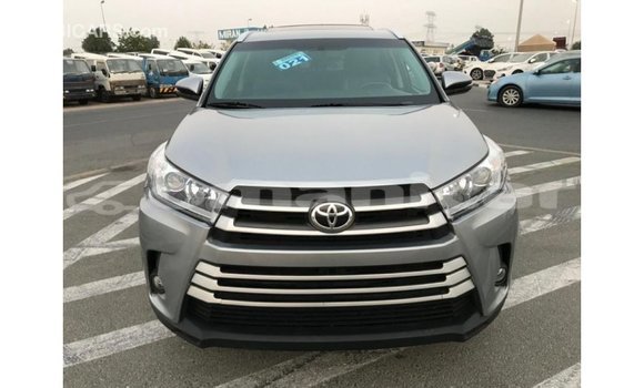 Buy Import Toyota Highlander Other Car in Import - Dubai in Dhufar Buy Import Toyota Highlander Other Car in Import - Dubai in Dhufar