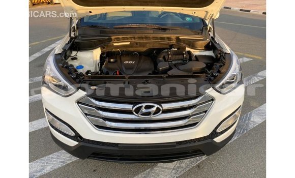 Buy Import Hyundai Santa Fe White Car in Import - Dubai in Dhufar Buy Import Hyundai Santa Fe White Car in Import - Dubai in Dhufar