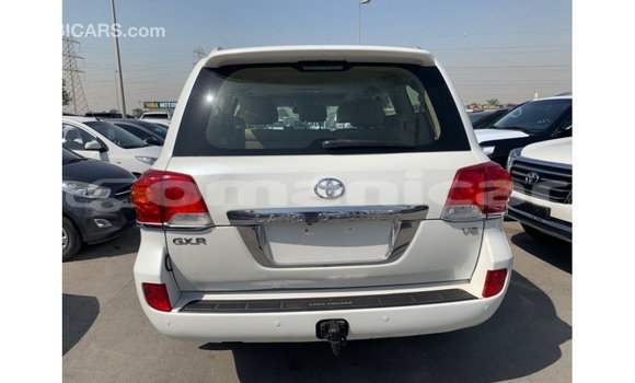 Buy Import Toyota Land Cruiser White Car in Import - Dubai in Dhufar Buy Import Toyota Land Cruiser White Car in Import - Dubai in Dhufar