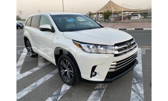 Buy Import Toyota Highlander White Car in Import - Dubai in Dhufar Buy Import Toyota Highlander White Car in Import - Dubai in Dhufar