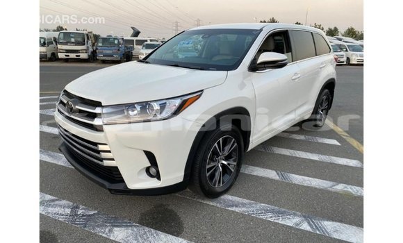Buy Import Toyota Highlander White Car in Import - Dubai in Dhufar Buy Import Toyota Highlander White Car in Import - Dubai in Dhufar