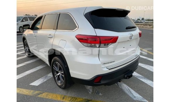 Buy Import Toyota Highlander White Car in Import - Dubai in Dhufar Buy Import Toyota Highlander White Car in Import - Dubai in Dhufar