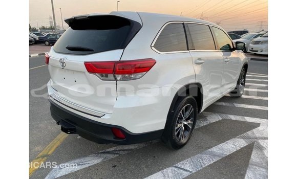 Buy Import Toyota Highlander White Car in Import - Dubai in Dhufar Buy Import Toyota Highlander White Car in Import - Dubai in Dhufar