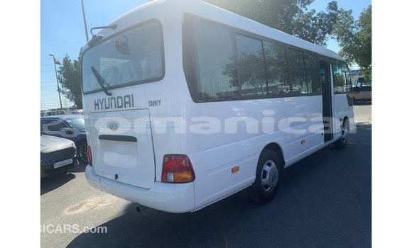 Buy Import Hyundai Accent White Car in Import - Dubai in Dhufar Buy Import Hyundai Accent White Car in Import - Dubai in Dhufar