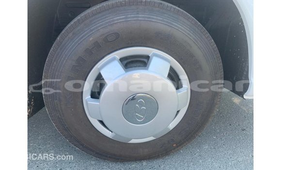 Buy Import Hyundai Accent White Car in Import - Dubai in Dhufar Buy Import Hyundai Accent White Car in Import - Dubai in Dhufar