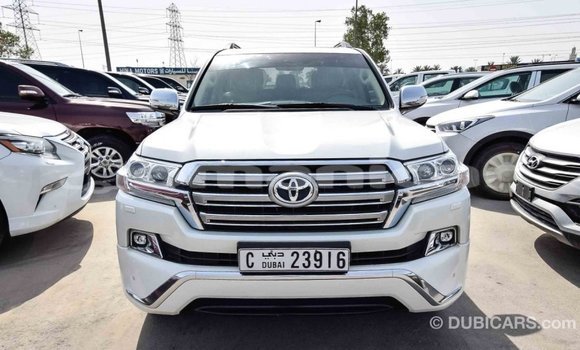 Buy Import Toyota Land Cruiser White Car in Import - Dubai in Dhufar Buy Import Toyota Land Cruiser White Car in Import - Dubai in Dhufar