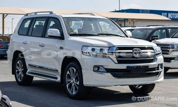 Buy Import Toyota Land Cruiser White Car in Import - Dubai in Dhufar Buy Import Toyota Land Cruiser White Car in Import - Dubai in Dhufar