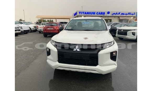 Buy Import Mitsubishi L200 White Car in Import - Dubai in Dhufar Buy Import Mitsubishi L200 White Car in Import - Dubai in Dhufar