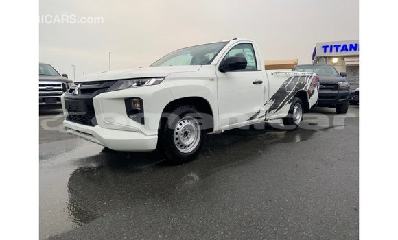 Buy Import Mitsubishi L200 White Car in Import - Dubai in Dhufar Buy Import Mitsubishi L200 White Car in Import - Dubai in Dhufar