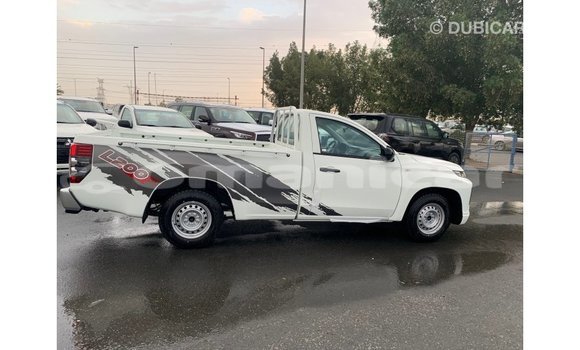 Buy Import Mitsubishi L200 White Car in Import - Dubai in Dhufar Buy Import Mitsubishi L200 White Car in Import - Dubai in Dhufar