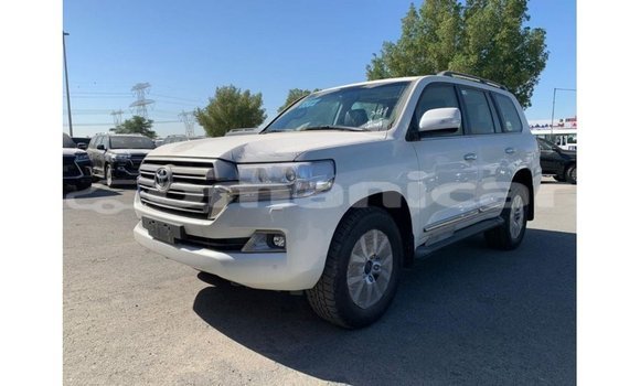Buy Import Toyota Land Cruiser White Car in Import - Dubai in Dhufar Buy Import Toyota Land Cruiser White Car in Import - Dubai in Dhufar