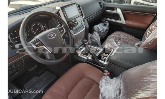 Buy Import Toyota Land Cruiser White Car in Import - Dubai in Dhufar Buy Import Toyota Land Cruiser White Car in Import - Dubai in Dhufar