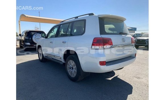 Buy Import Toyota Land Cruiser White Car in Import - Dubai in Dhufar Buy Import Toyota Land Cruiser White Car in Import - Dubai in Dhufar