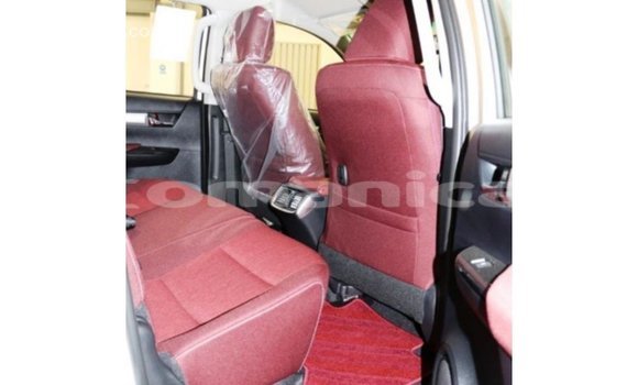 Buy Import Toyota Hilux White Car in Import - Dubai in Dhufar Buy Import Toyota Hilux White Car in Import - Dubai in Dhufar