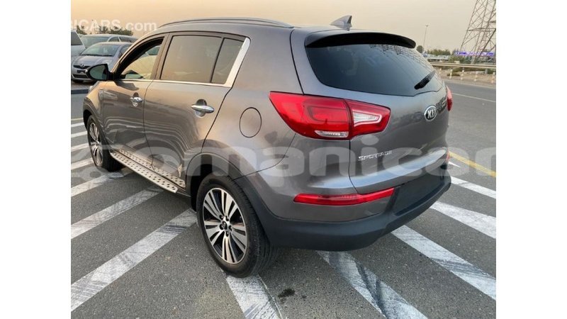 Big with watermark kia sportage dhufar import dubai 2558