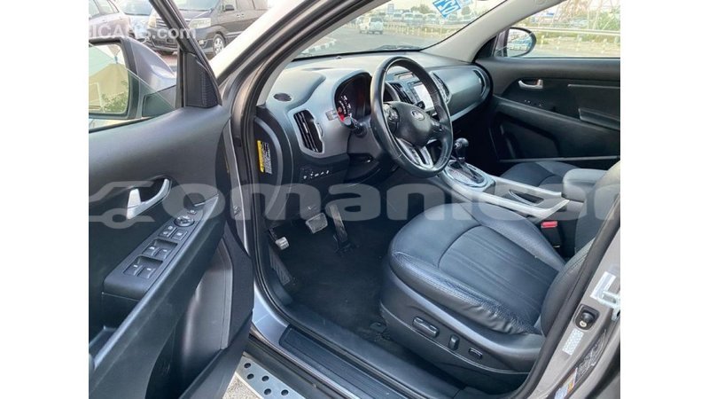 Big with watermark kia sportage dhufar import dubai 2558