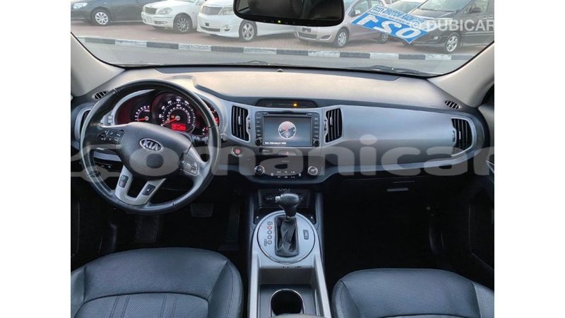 Big with watermark kia sportage dhufar import dubai 2558