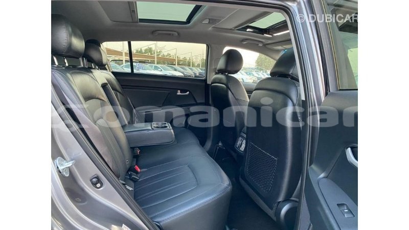 Big with watermark kia sportage dhufar import dubai 2558