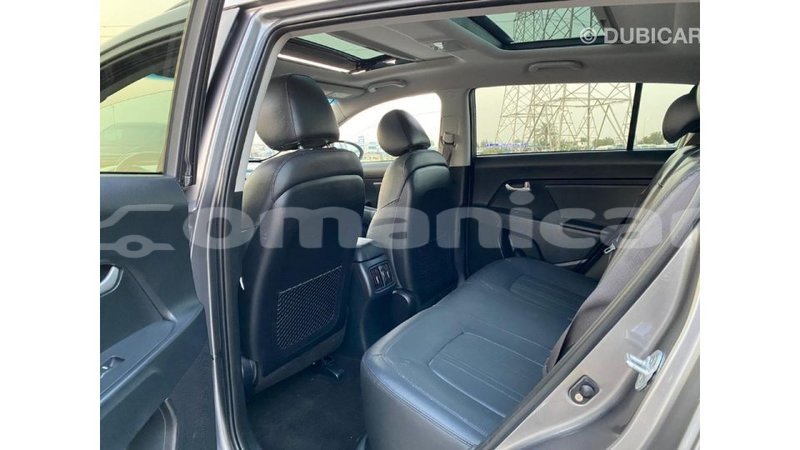 Big with watermark kia sportage dhufar import dubai 2558