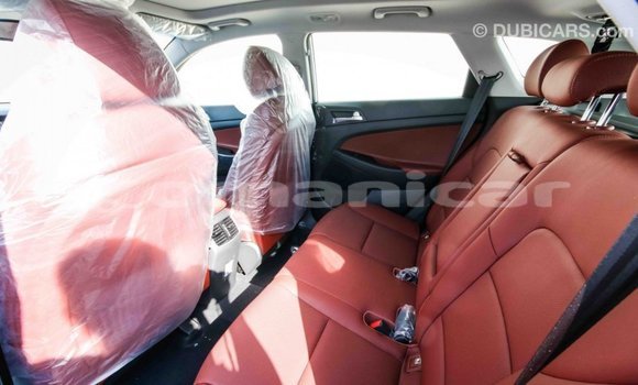 Buy Import Hyundai Tucson White Car in Import - Dubai in Dhufar Buy Import Hyundai Tucson White Car in Import - Dubai in Dhufar