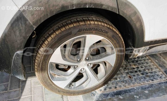 Buy Import Hyundai Tucson White Car in Import - Dubai in Dhufar