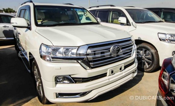 Buy Import Toyota Land Cruiser White Car in Import - Dubai in Dhufar Buy Import Toyota Land Cruiser White Car in Import - Dubai in Dhufar