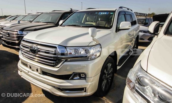 Buy Import Toyota Land Cruiser White Car in Import - Dubai in Dhufar Buy Import Toyota Land Cruiser White Car in Import - Dubai in Dhufar