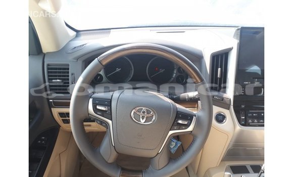 Buy Import Toyota Land Cruiser Other Car in Import - Dubai in Dhufar Buy Import Toyota Land Cruiser Other Car in Import - Dubai in Dhufar