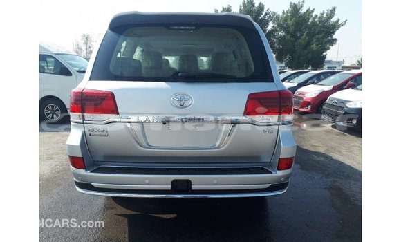 Buy Import Toyota Land Cruiser Other Car in Import - Dubai in Dhufar Buy Import Toyota Land Cruiser Other Car in Import - Dubai in Dhufar