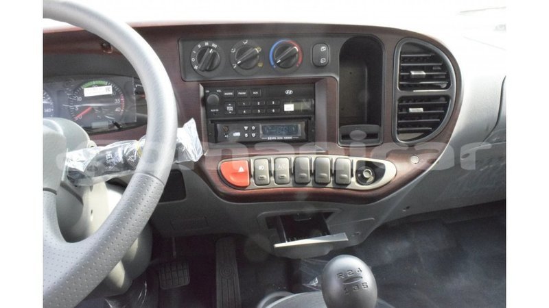 Big with watermark hyundai accent dhufar import dubai 2599