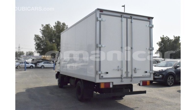 Big with watermark hyundai accent dhufar import dubai 2599