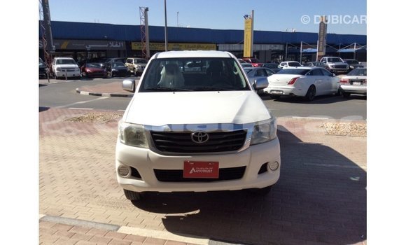 Buy Import Toyota Hilux White Car in Import - Dubai in Dhufar Buy Import Toyota Hilux White Car in Import - Dubai in Dhufar