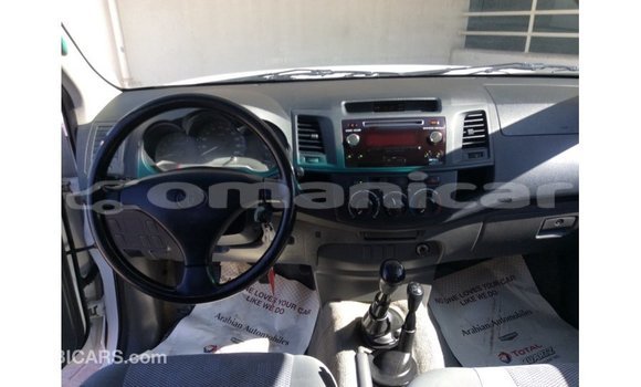 Buy Import Toyota Hilux White Car in Import - Dubai in Dhufar Buy Import Toyota Hilux White Car in Import - Dubai in Dhufar