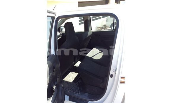 Buy Import Toyota Hilux White Car in Import - Dubai in Dhufar Buy Import Toyota Hilux White Car in Import - Dubai in Dhufar